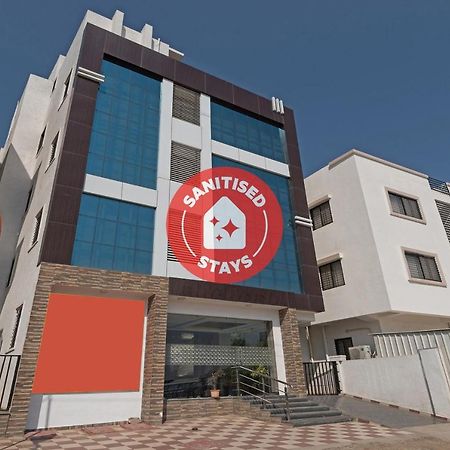 Oyo Flagship 19196 Shree Sai Niladri Residency Ширді Екстер'єр фото