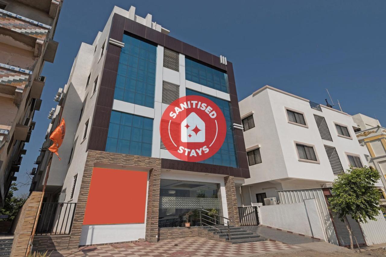Oyo Flagship 19196 Shree Sai Niladri Residency Ширді Екстер'єр фото