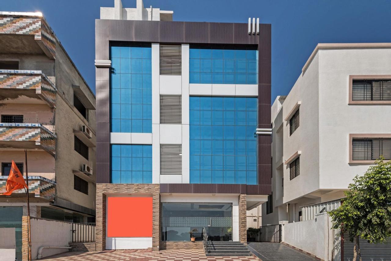 Oyo Flagship 19196 Shree Sai Niladri Residency Ширді Екстер'єр фото